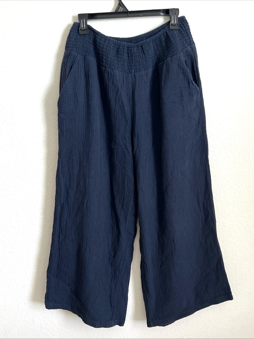 Gauzy crinkle wide leg pants high waist luxe cotton C&C California - Navy Blue L